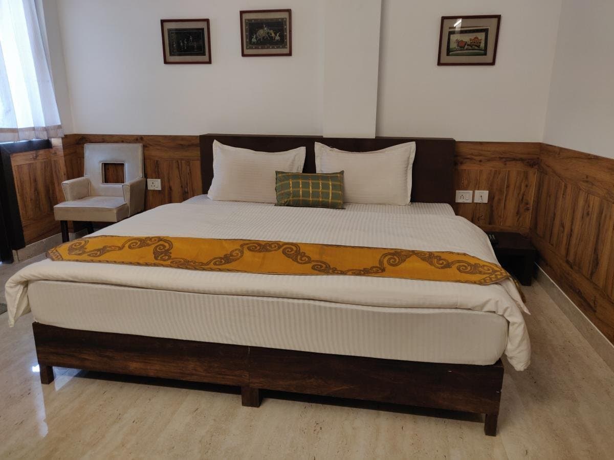 Deluxe Room — view 2