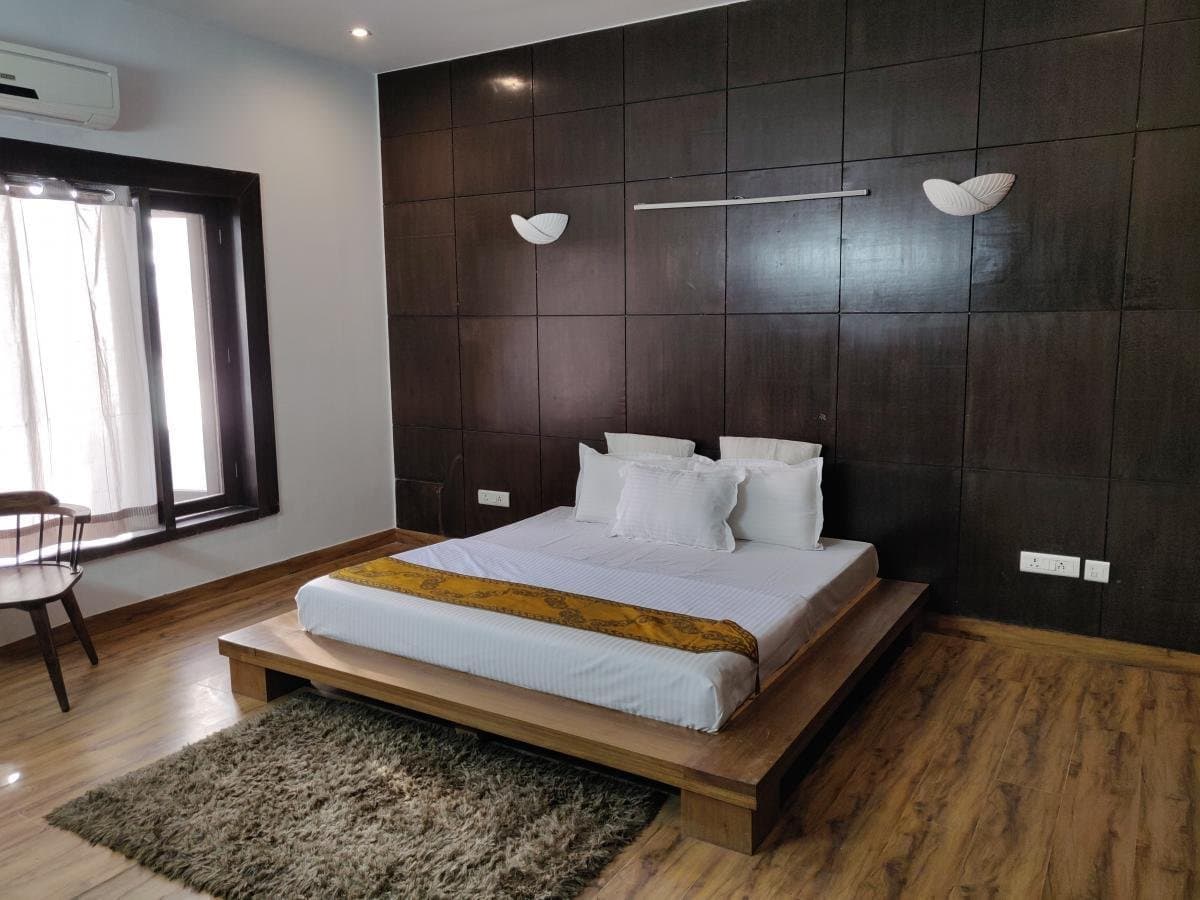 Royal Room with king bed at Aakriti Hotels